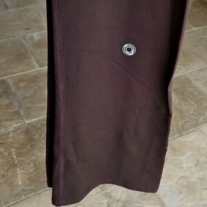 Bloq UV Performance Mid-Rise Flare Bottom Leggings Dark Brown- XS, EUC